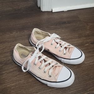 Light pink converse size 6